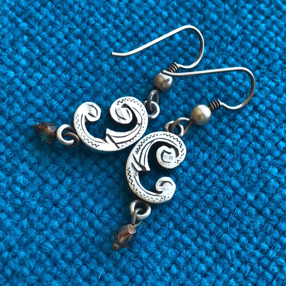 Cute Silver Dangle Earrings Scroll Work - image 5
